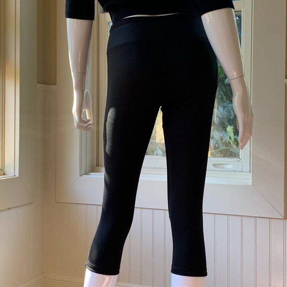 Adidas - women’s cropped black leggings (Size S) - Picture 4 of 4